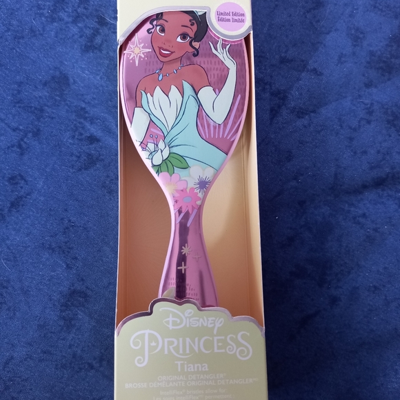 Disney's Tianna detangeling brush - Picture 2 of 3